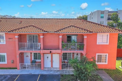 Condominio en venta en Hialeah, Florida, 2 dormitorios, 76.18 m2 № 911296 - foto 19