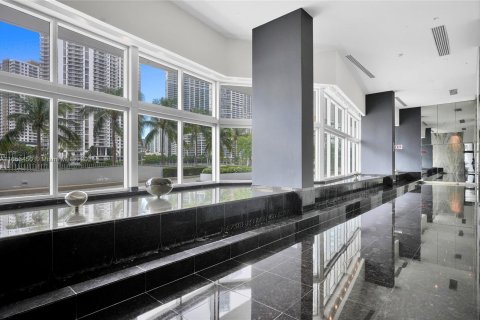 Condominio en venta en Miami, Florida, 2 dormitorios, 113.99 m2 № 1348187 - foto 20