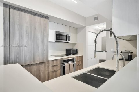 Condominio en venta en Miami, Florida, 2 dormitorios, 113.99 m2 № 1348187 - foto 5