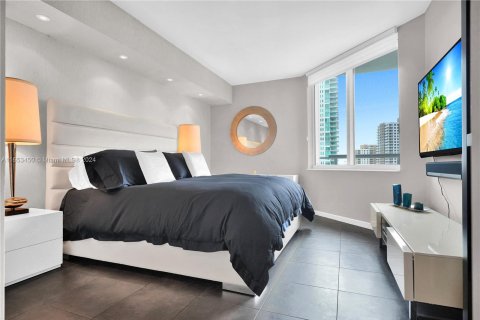 Condo in Miami, Florida, 2 bedrooms  № 1348187 - photo 18