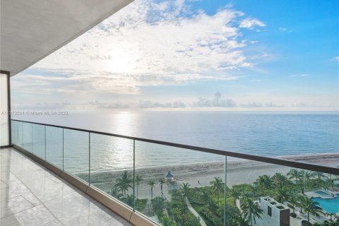 Condominio en venta en Sunny Isles Beach, Florida, 2 dormitorios, 143.07 m2 № 713703 - foto 1