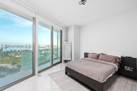 Condominio en venta en Sunny Isles Beach, Florida, 2 dormitorios, 143.07 m2 № 713703 - foto 2