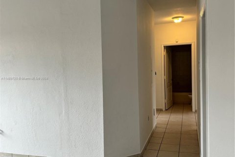 Снять в аренду квартиру в Норт-Майами, Флорида 3 спальни, 110.55м2, № 851592 - фото 15