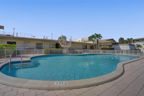 Condo in North Miami Beach, Florida, 1 bedroom  № 1092556 - photo 26