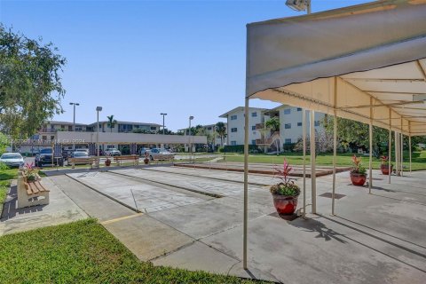 Condo in North Miami Beach, Florida, 1 bedroom  № 1092556 - photo 29