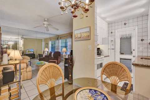 Condo in North Miami Beach, Florida, 1 bedroom  № 1092556 - photo 8