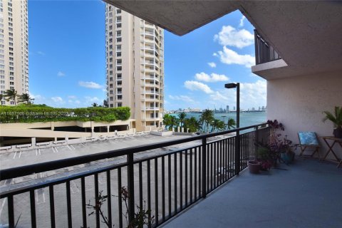 Condominio en venta en Miami, Florida, 1 dormitorio, 65.03 m2 № 841140 - foto 14