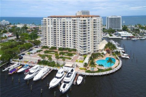 Condo in Fort Lauderdale, Florida, 2 bedrooms  № 987080 - photo 7