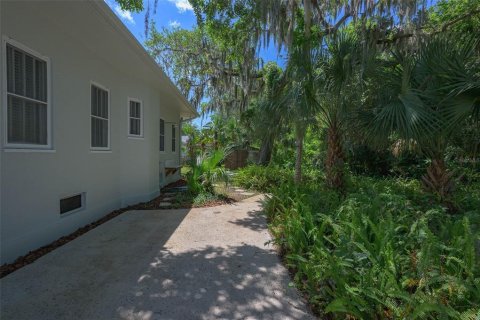 Villa ou maison à louer à New Smyrna Beach, Floride: 2 chambres, 182.65 m2 № 1359796 - photo 4