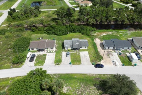 Propiedad comercial en venta en Englewood, Florida, 135.27 m2 № 1370061 - foto 15