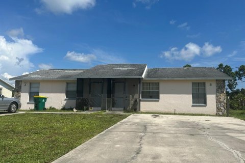 Propiedad comercial en venta en Englewood, Florida, 135.27 m2 № 1370061 - foto 1