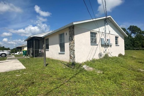 Commercial property in Englewood, Florida 135.27 sq.m. № 1370061 - photo 8