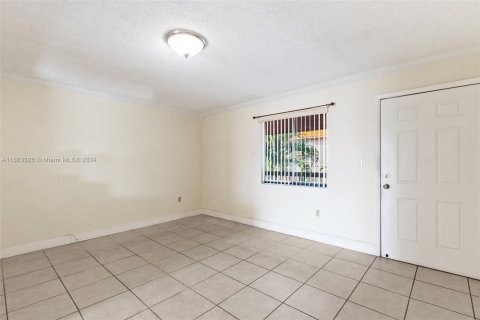 Condominio en venta en Hialeah, Florida, 1 dormitorio, 49.05 m2 № 1419899 - foto 9