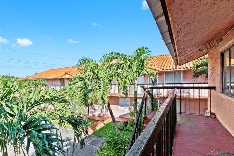 Condominio en venta en Hialeah, Florida, 1 dormitorio, 49.05 m2 № 1419899 - foto 5