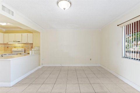 Condominio en venta en Hialeah, Florida, 1 dormitorio, 49.05 m2 № 1419899 - foto 8