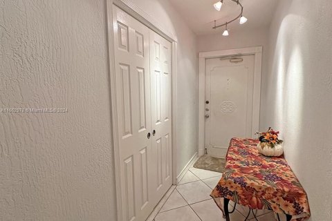 Copropriété à vendre à Deerfield Beach, Floride: 2 chambres, 99.41 m2 № 1372546 - photo 17