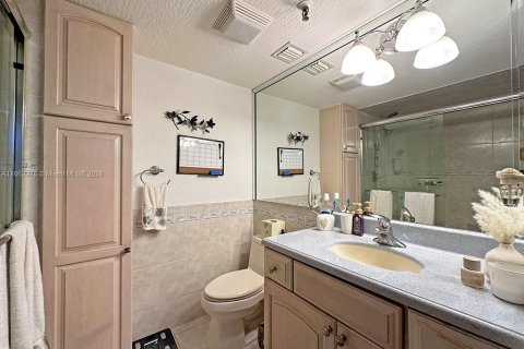 Copropriété à vendre à Deerfield Beach, Floride: 2 chambres, 99.41 m2 № 1372546 - photo 21