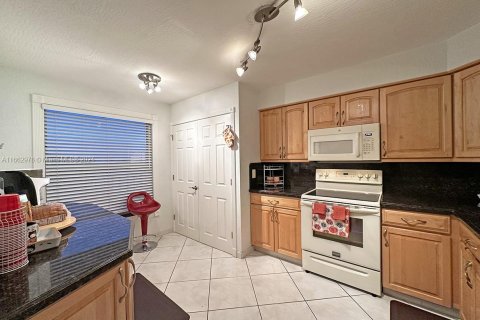 Copropriété à vendre à Deerfield Beach, Floride: 2 chambres, 99.41 m2 № 1372546 - photo 8