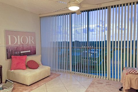 Copropriété à vendre à Deerfield Beach, Floride: 2 chambres, 99.41 m2 № 1372546 - photo 15