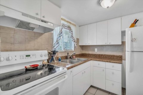 Copropriété à vendre à Bradenton, Floride: 2 chambres, 71.35 m2 № 1359482 - photo 5