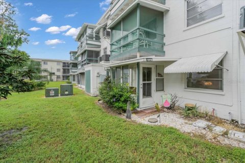 Copropriété à vendre à Bradenton, Floride: 2 chambres, 71.35 m2 № 1359482 - photo 2