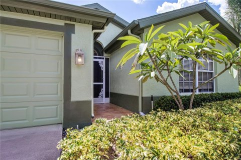 Condo in Sun City Center, Florida, 2 bedrooms  № 1359481 - photo 9