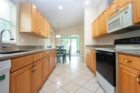 Condo in Sun City Center, Florida, 2 bedrooms  № 1359481 - photo 26