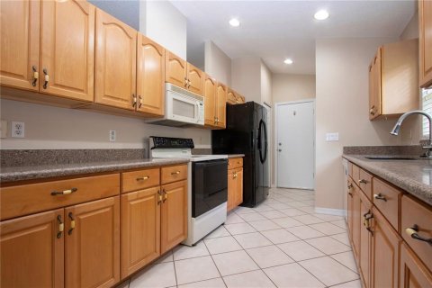 Condo in Sun City Center, Florida, 2 bedrooms  № 1359481 - photo 25