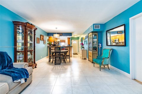 Copropriété à vendre à Deerfield Beach, Floride: 2 chambres, 90.12 m2 № 1221813 - photo 24