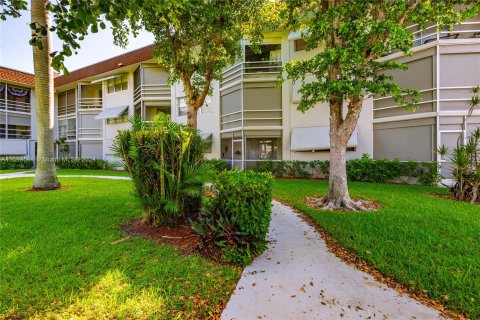 Copropriété à vendre à Deerfield Beach, Floride: 2 chambres, 90.12 m2 № 1221813 - photo 16