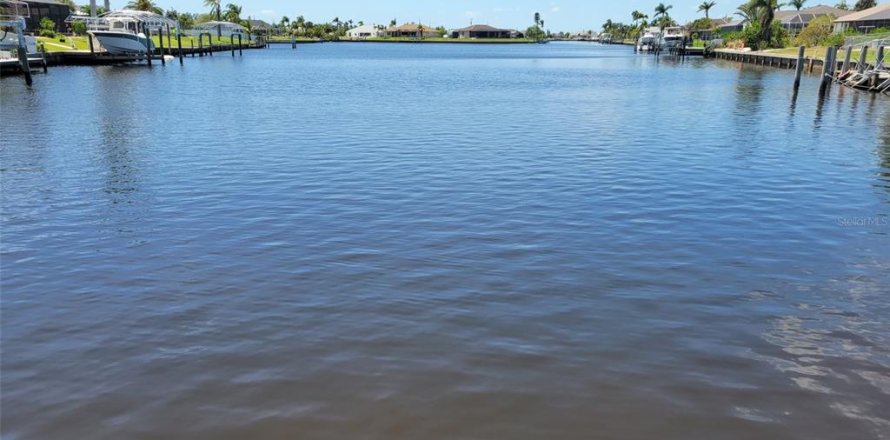 Terrain à Port Charlotte, Floride № 826393