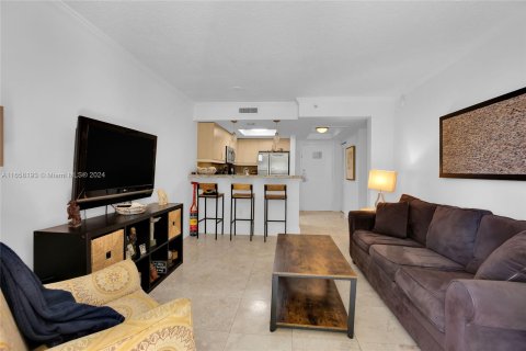 Condo in Miami, Florida, 1 bedroom  № 1360322 - photo 6