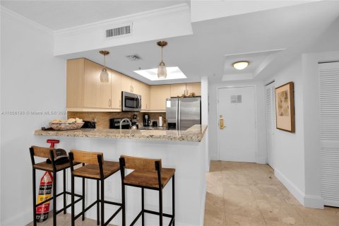 Condo in Miami, Florida, 1 bedroom  № 1360322 - photo 7