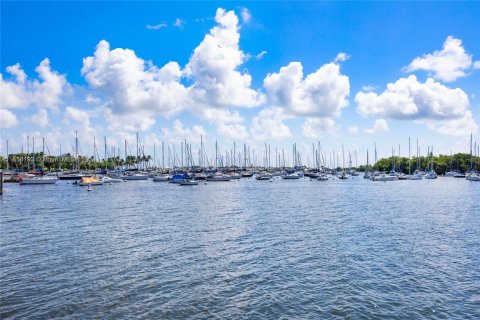 Condo in Miami, Florida, 1 bedroom  № 1360322 - photo 23