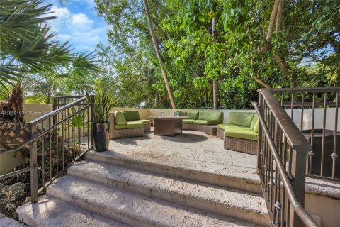 Condo in Miami, Florida, 1 bedroom  № 1360322 - photo 18