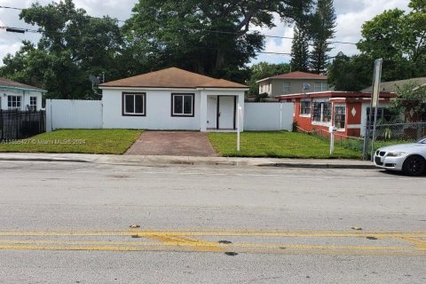 Casa en venta en Miami, Florida, 4 dormitorios, 132.66 m2 № 1360349 - foto 11