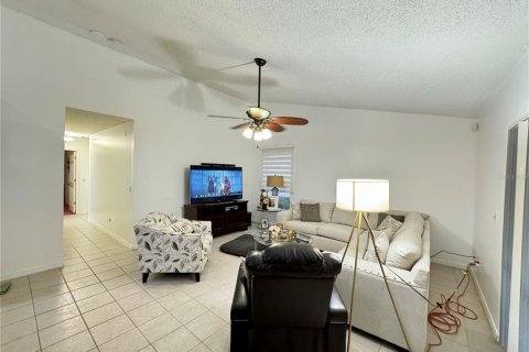 Villa ou maison à vendre à Kissimmee, Floride: 4 chambres, 191.47 m2 № 1353372 - photo 8