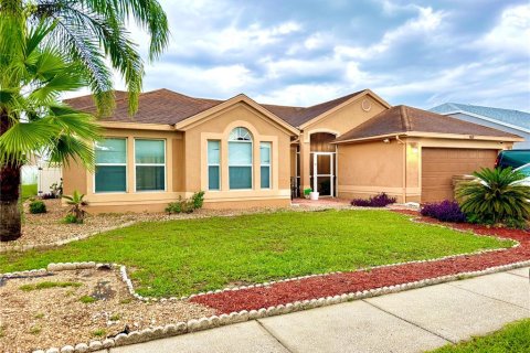 Villa ou maison à vendre à Kissimmee, Floride: 4 chambres, 191.47 m2 № 1353372 - photo 2