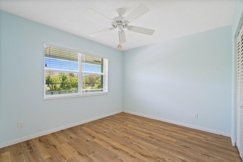 Condo in Stuart, Florida, 2 bedrooms  № 1222532 - photo 12