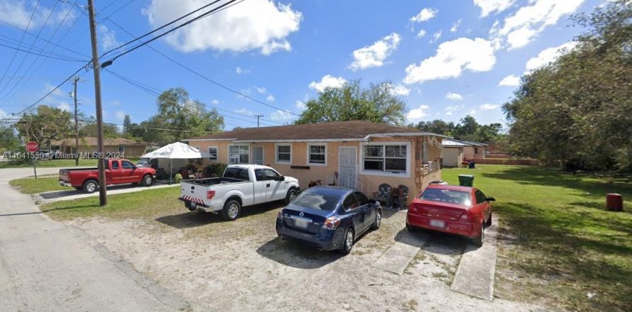 Commercial property in Miami, Florida 187.38 sq.m. № 1329342