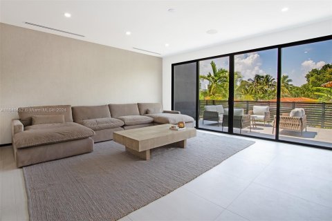 Casa en venta en Miami, Florida, 3 dormitorios, 276.85 m2 № 1329067 - foto 24