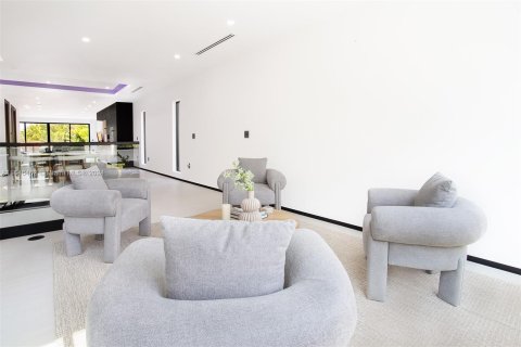 Casa en venta en Miami, Florida, 3 dormitorios, 276.85 m2 № 1329067 - foto 18