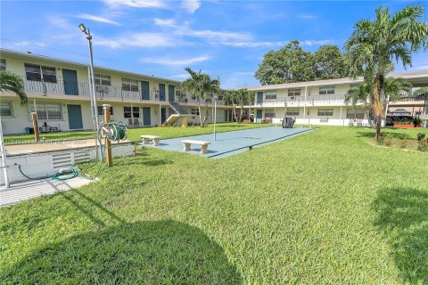 Copropriété à vendre à Pembroke Pines, Floride: 2 chambres, 62.24 m2 № 1329162 - photo 23