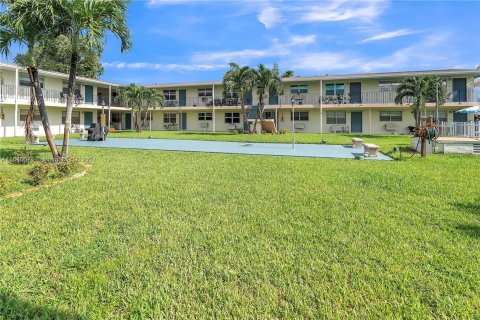 Copropriété à vendre à Pembroke Pines, Floride: 2 chambres, 62.24 m2 № 1329162 - photo 22