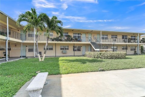 Copropriété à vendre à Pembroke Pines, Floride: 2 chambres, 62.24 m2 № 1329162 - photo 18