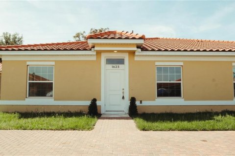 Villa ou maison à vendre à Kissimmee, Floride: 2 chambres, 98.01 m2 № 1298002 - photo 1