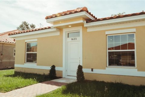 Villa ou maison à vendre à Kissimmee, Floride: 2 chambres, 98.01 m2 № 1298002 - photo 4