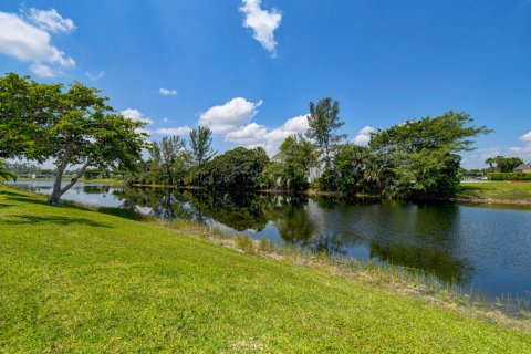 Villa ou maison à vendre à West Palm Beach, Floride: 2 chambres, 92.9 m2 № 509856 - photo 8