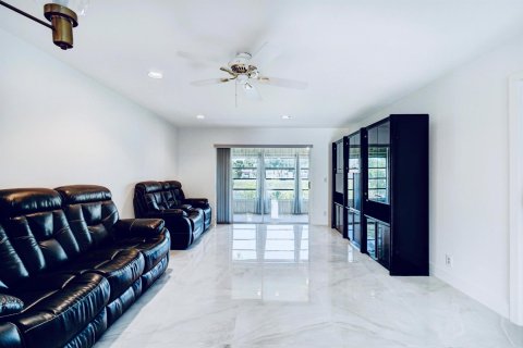 Villa ou maison à vendre à West Palm Beach, Floride: 2 chambres, 92.9 m2 № 509856 - photo 28