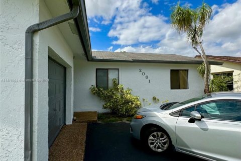 Villa ou maison à vendre à Sunrise, Floride: 3 chambres, 132.29 m2 № 802501 - photo 3